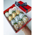 12pcs Gold & White Lace with Gold & White Shimmer Chocolate Strawberries Gift Box